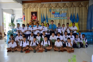 ปลูกต้นดาวเรืองในวันแม่